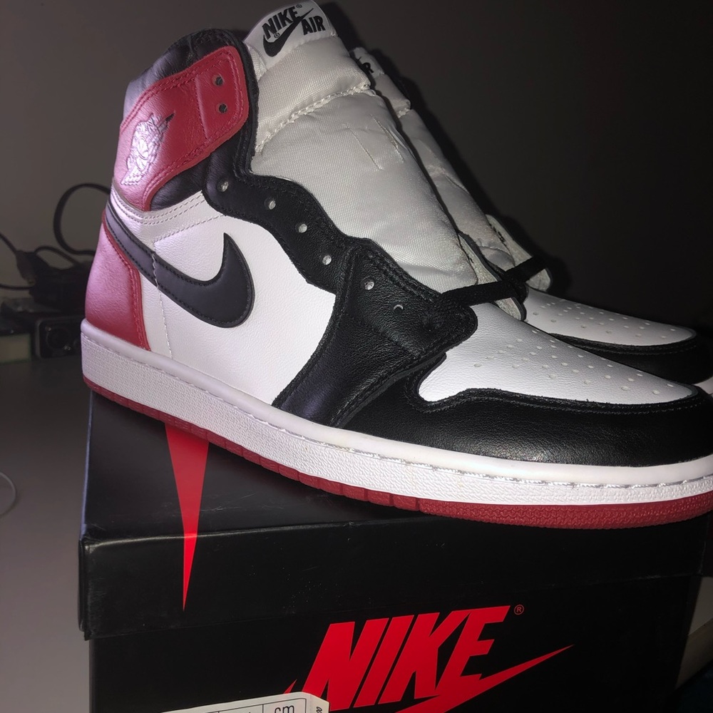 Jordan 1 black toe